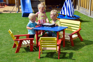 Dobi - Dětská pikniková sedací souprava z masivního dřeva - 1 lavice, 2 židle a 1 stůl